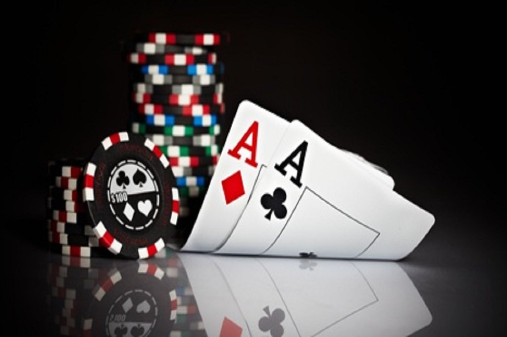 Pros and Cons of Online Gambling: Online Casinos and Land-based